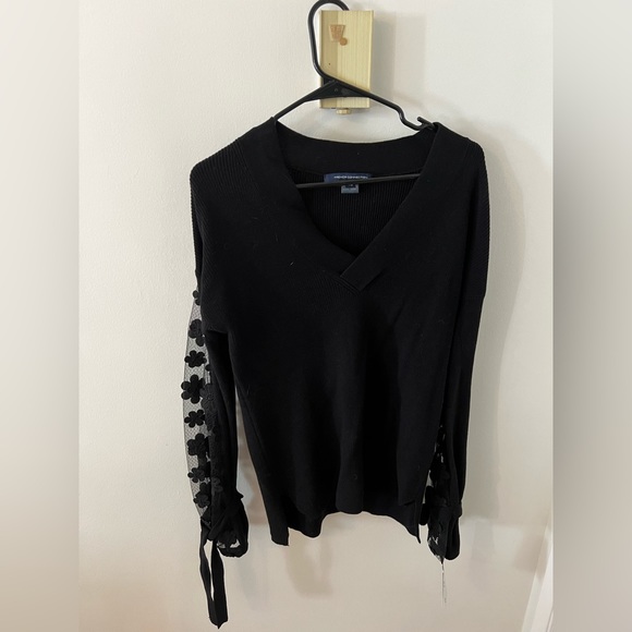 French Connection Caballo
Floral-Lace Sleeve Sweater NWT XS - Picture 5 of 7